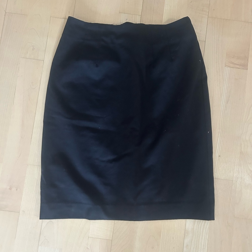 black pencil skirt